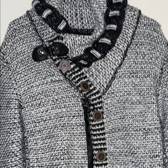 Chunky Knit Cardigan in Black and Gray with Shawl Collar - Picture 8 of 14